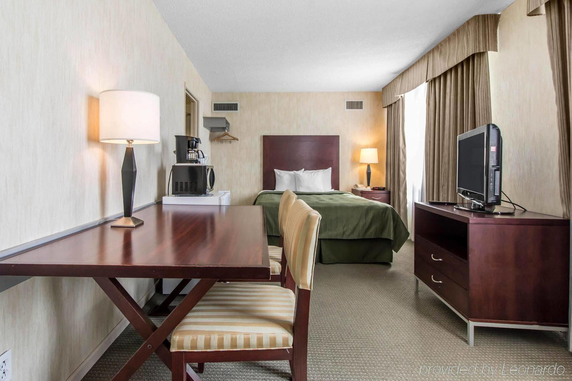 Embassy Suites By Hilton Montreal Airport Pointe-Claire Luaran gambar