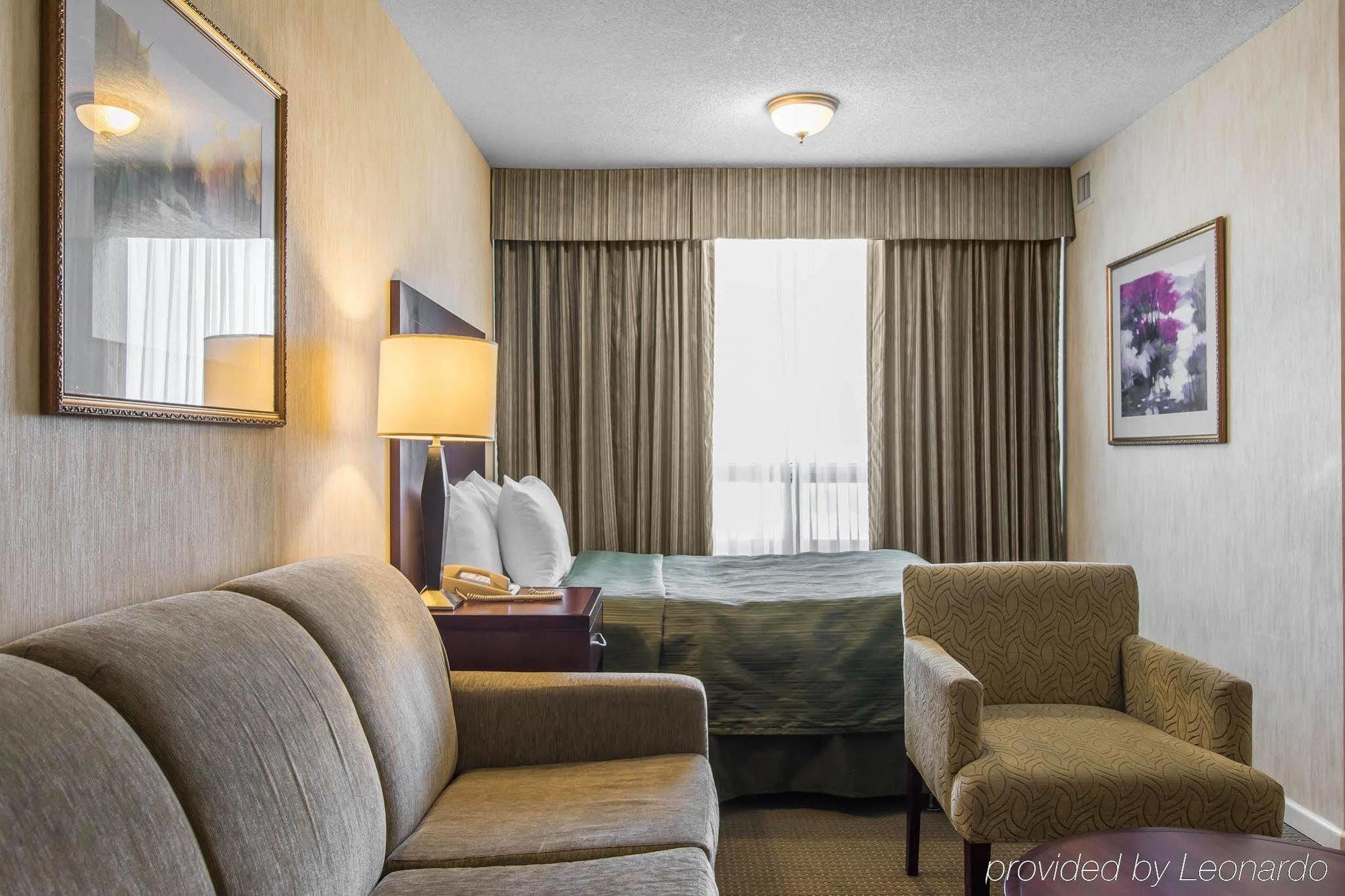 Embassy Suites By Hilton Montreal Airport Pointe-Claire Luaran gambar